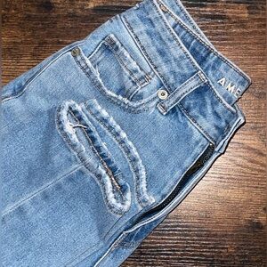 American Eagle- skinny jeans distressed